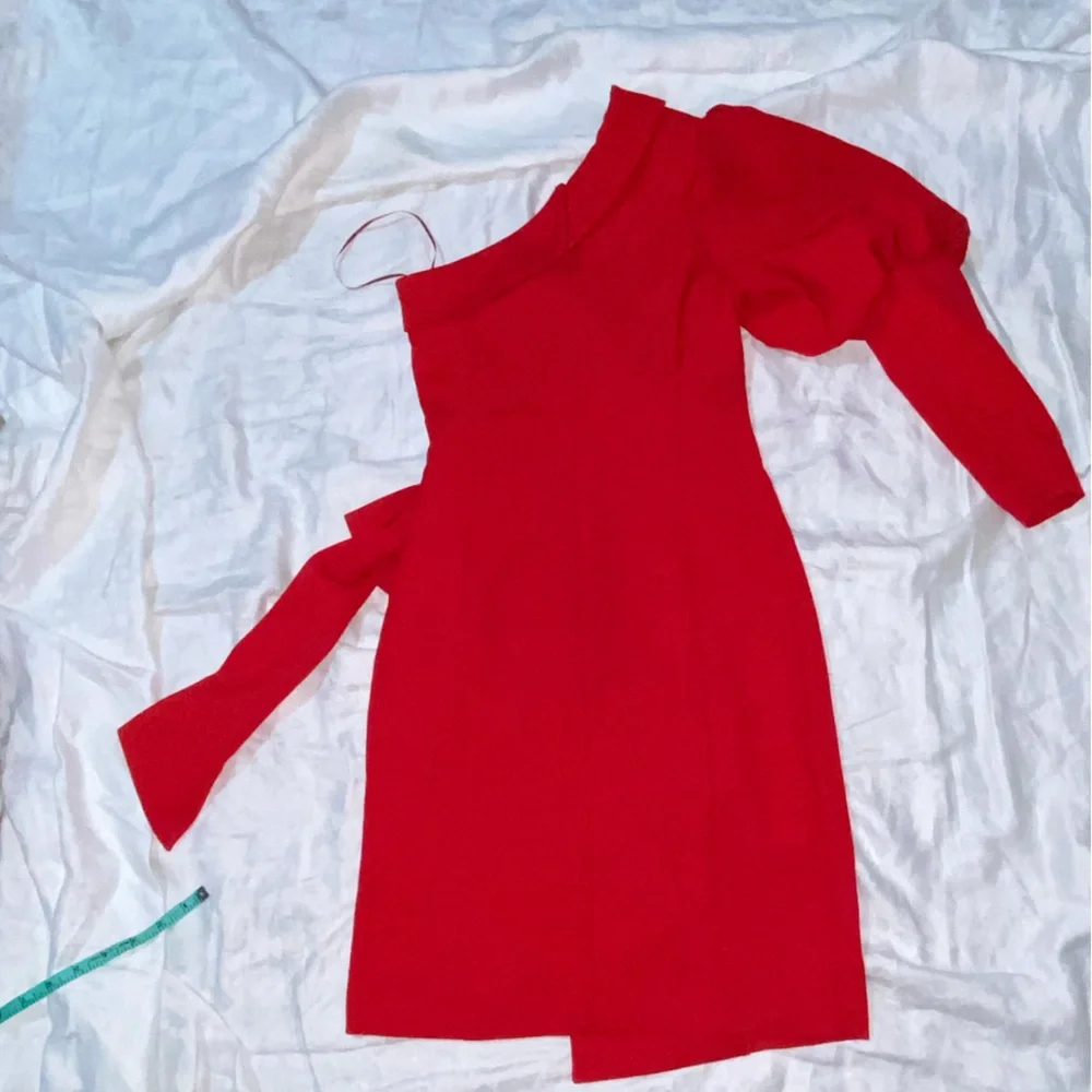 RARE Nwt Cache Red off the Shoulder formal Dress - Picture 12 of 14